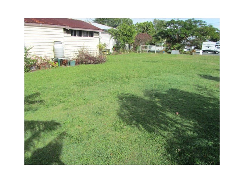 9 Russell St, Caboolture QLD 4510