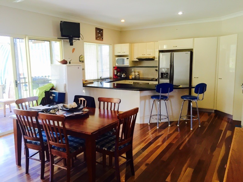 786 Beachmere Road, Beachmere QLD 4510