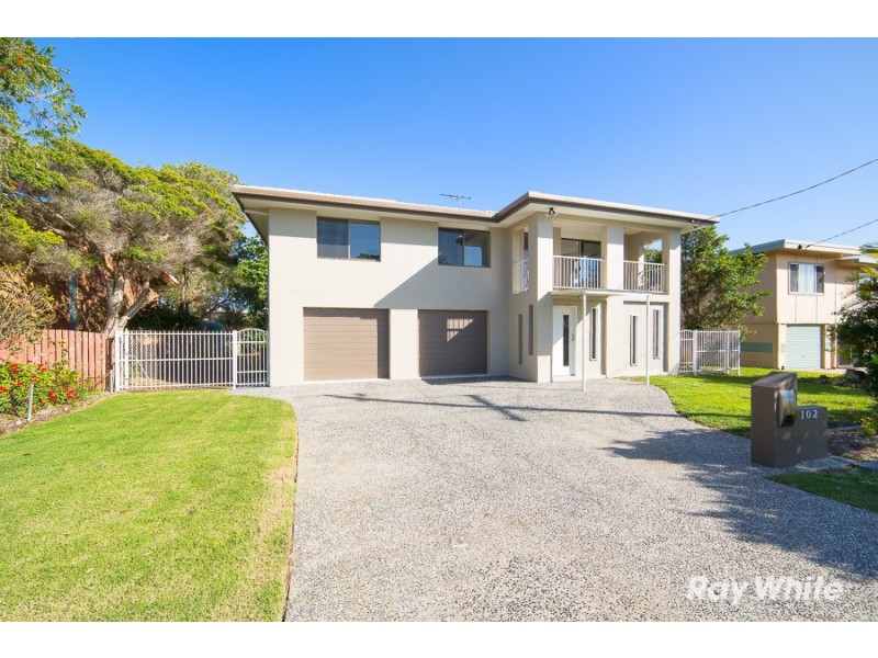 102 Biggs Avenue, Beachmere QLD 4510