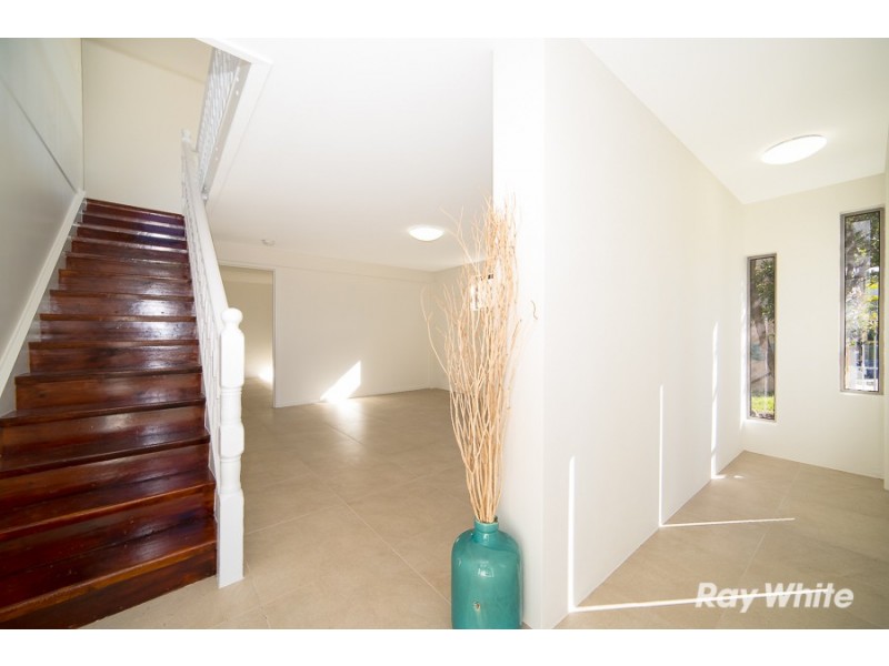 102 Biggs Avenue, Beachmere QLD 4510