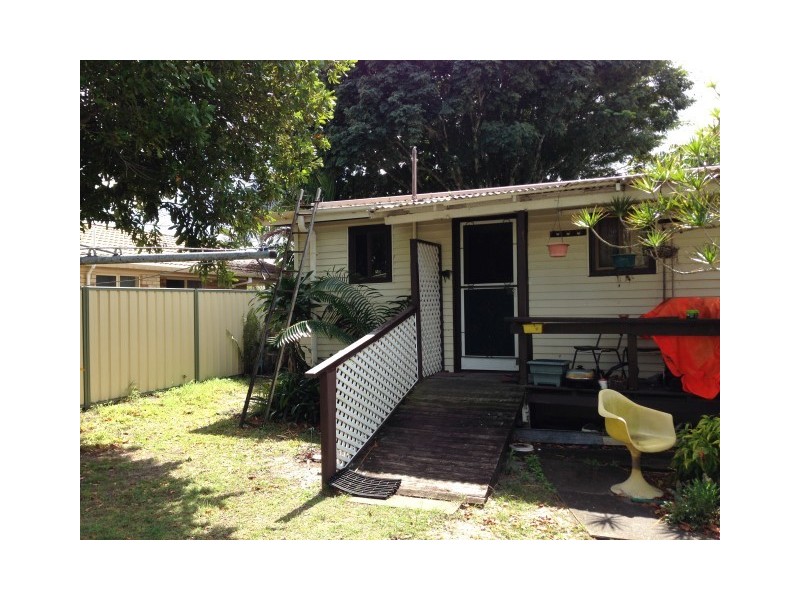 18 Lalroy Street, Beachmere QLD 4510
