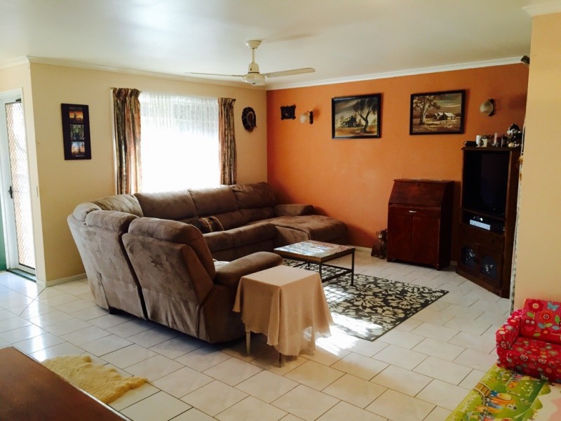 128 Hall Road, Elimbah QLD 4516