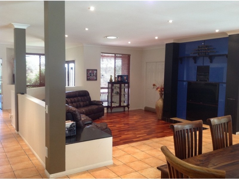 9 Moselle Court, Morayfield QLD 4506