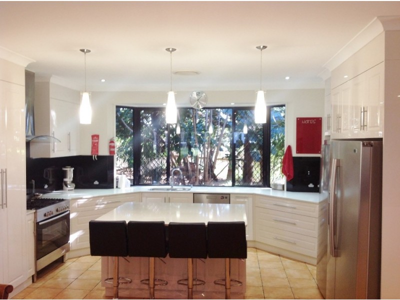 9 Moselle Court, Morayfield QLD 4506