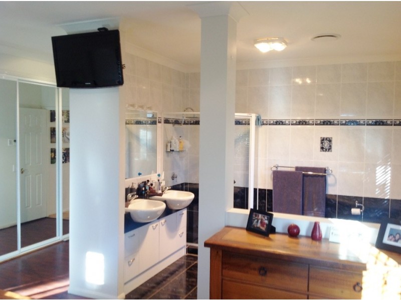 9 Moselle Court, Morayfield QLD 4506