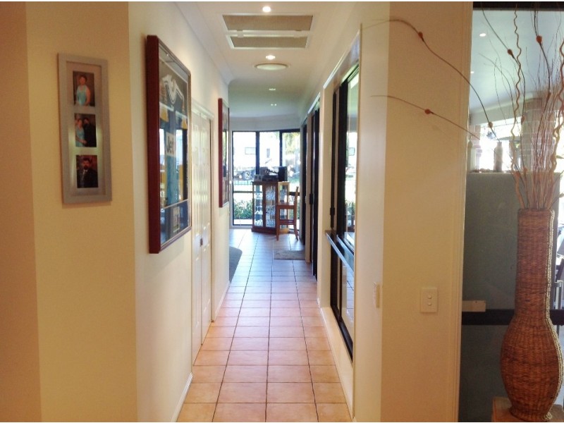 9 Moselle Court, Morayfield QLD 4506