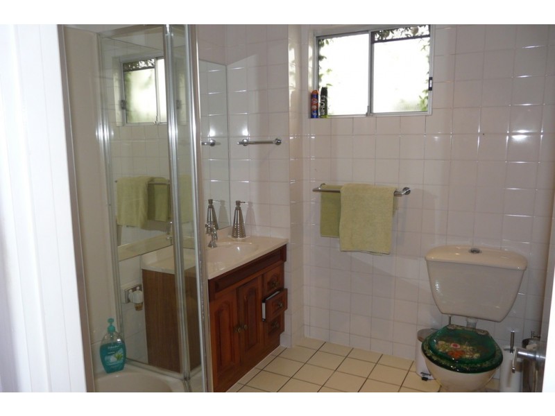 42 Wynnum Road, Norman Park QLD 4170