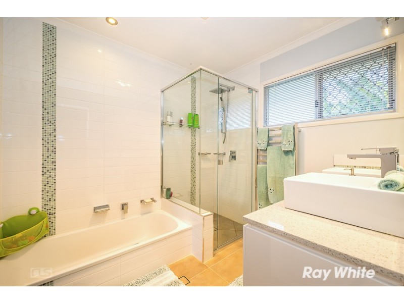 2 Warringah Grove, Petrie QLD 4502