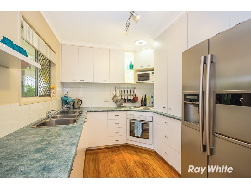 2 Warringah Grove, Petrie QLD 4502