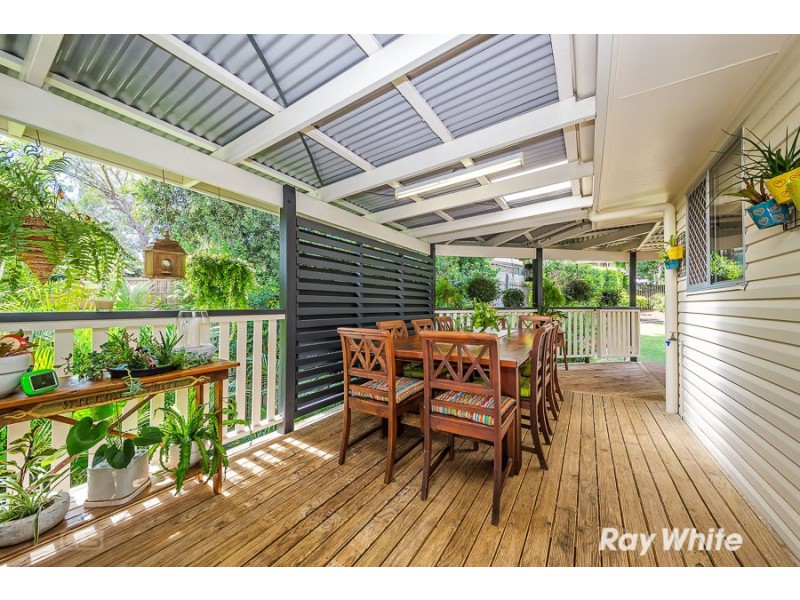 2 Warringah Grove, Petrie QLD 4502