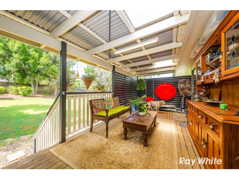 2 Warringah Grove, Petrie QLD 4502