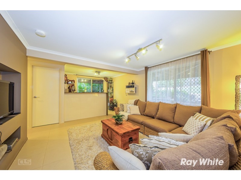 2 Warringah Grove, Petrie QLD 4502