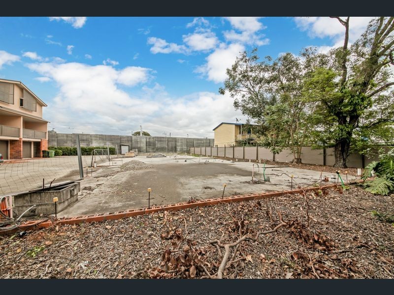 8 Railway Parade, Caboolture QLD 4510