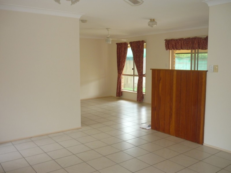 22 Crestwell Close, Morayfield QLD 4506