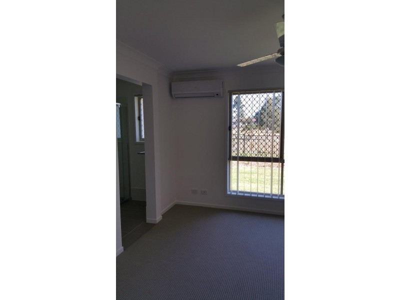 35 Pinegrove St, Morayfield QLD 4506