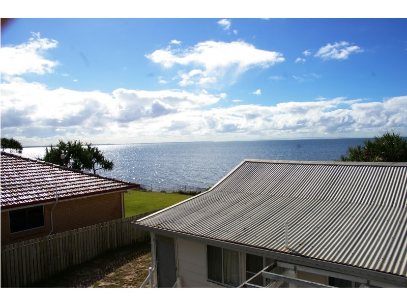 17 Biggs Avenue, Beachmere QLD 4510