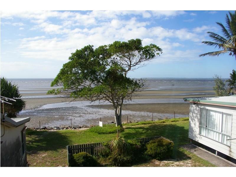 17 Biggs Avenue, Beachmere QLD 4510