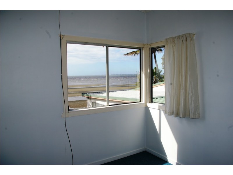 17 Biggs Avenue, Beachmere QLD 4510