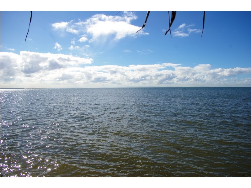 17 Biggs Avenue, Beachmere QLD 4510