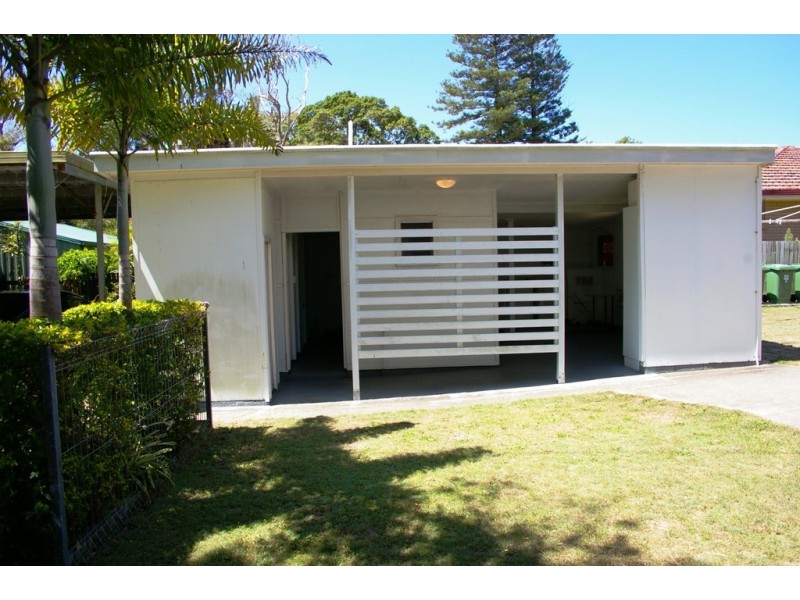 17 Biggs Avenue, Beachmere QLD 4510