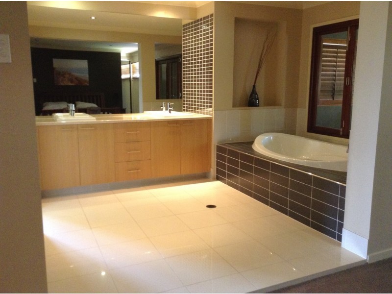 186 Marina Boulevard, Banksia Beach QLD 4507