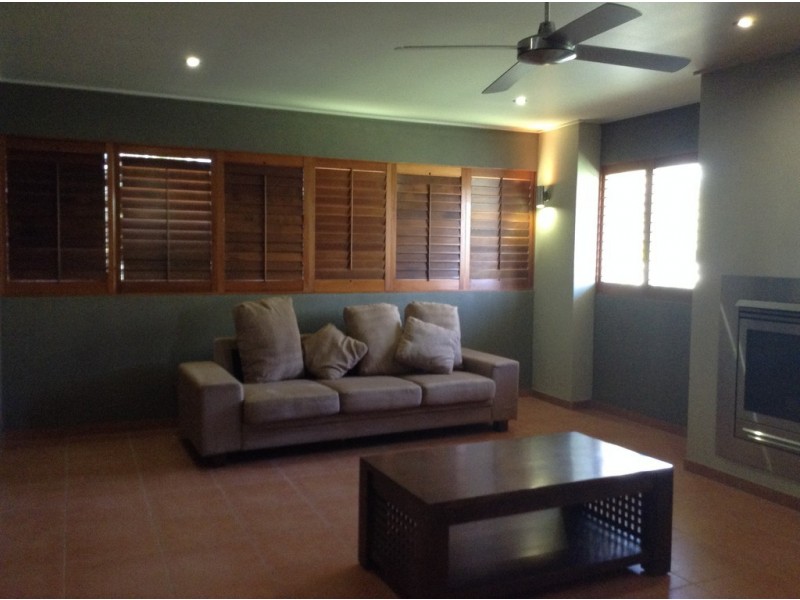 186 Marina Boulevard, Banksia Beach QLD 4507