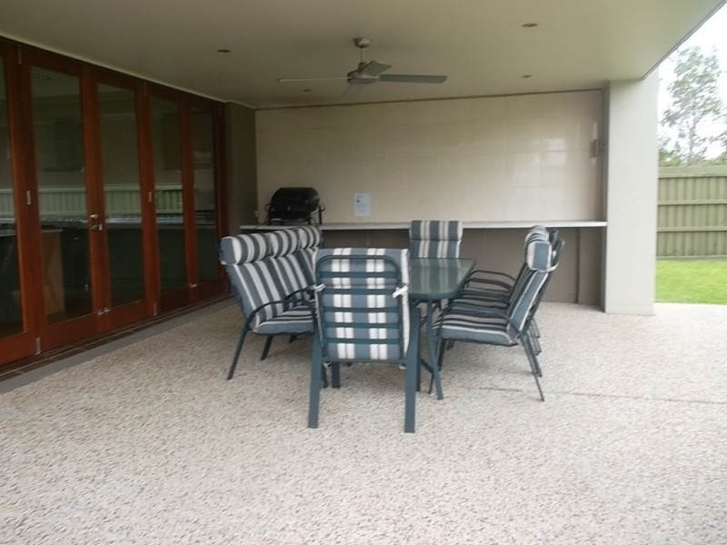 186 Marina Boulevard, Banksia Beach QLD 4507