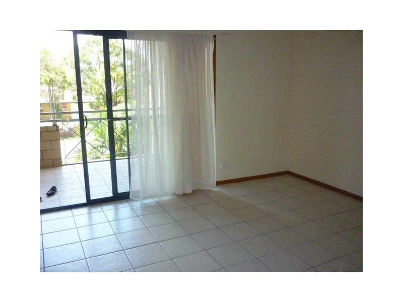 4/2 Rogers Crescent, Caboolture QLD 4510