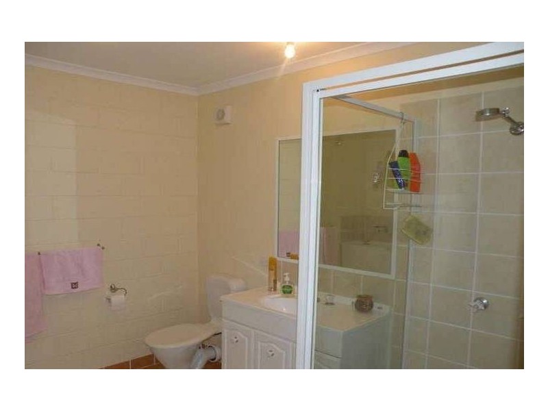 4/2 Rogers Crescent, Caboolture QLD 4510