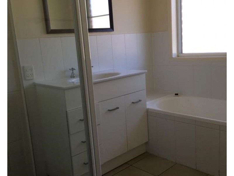 1 Hillgate Court, Morayfield QLD 4506