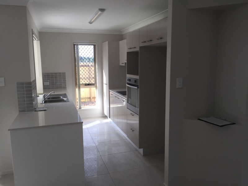 4 Nelson Court, Morayfield QLD 4506
