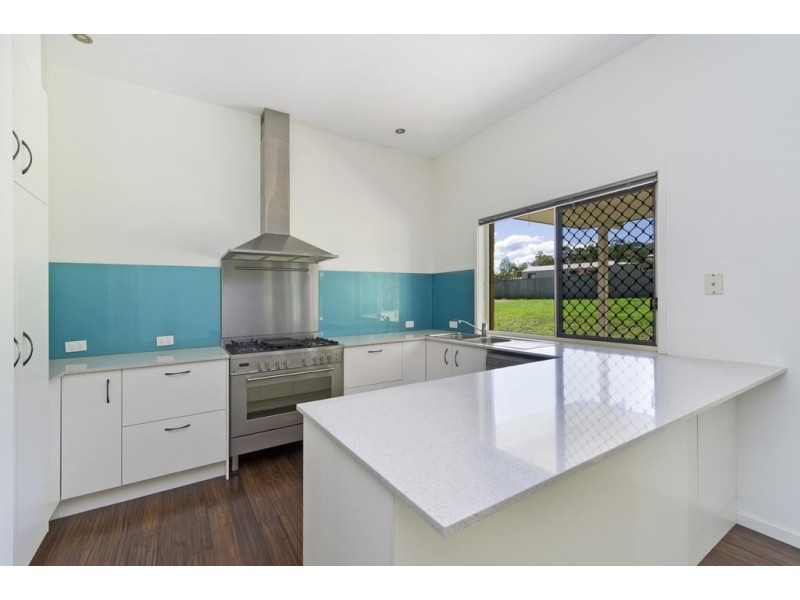 39 Allan Avenue, Glass House Mountains QLD 4518