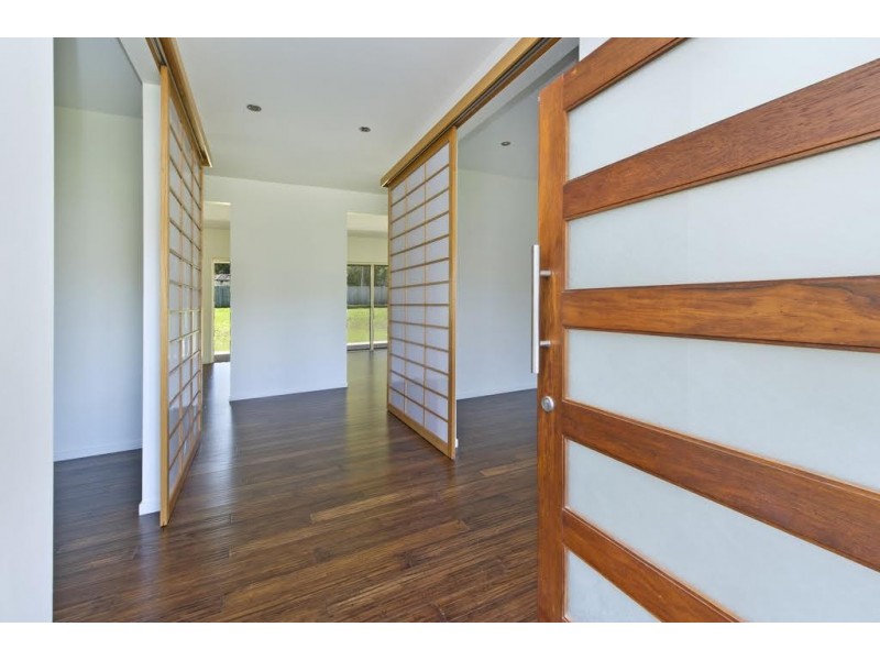 39 Allan Avenue, Glass House Mountains QLD 4518