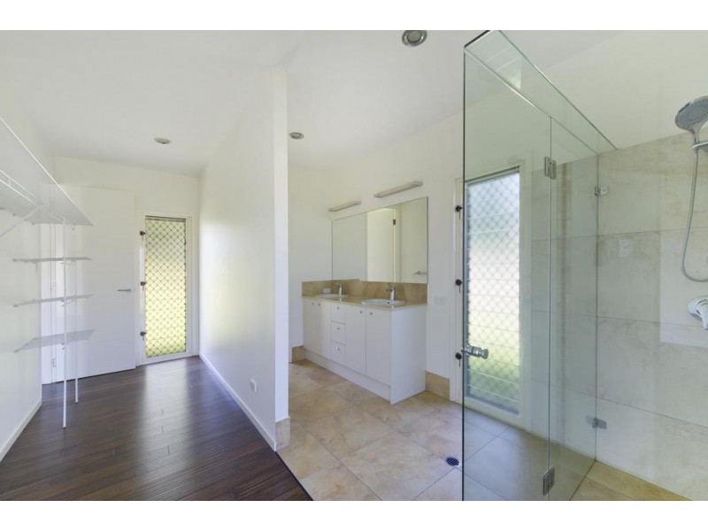 39 Allan Avenue, Glass House Mountains QLD 4518