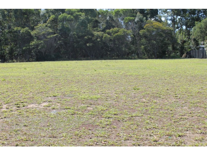 14-16 The Crest, Elimbah QLD 4516