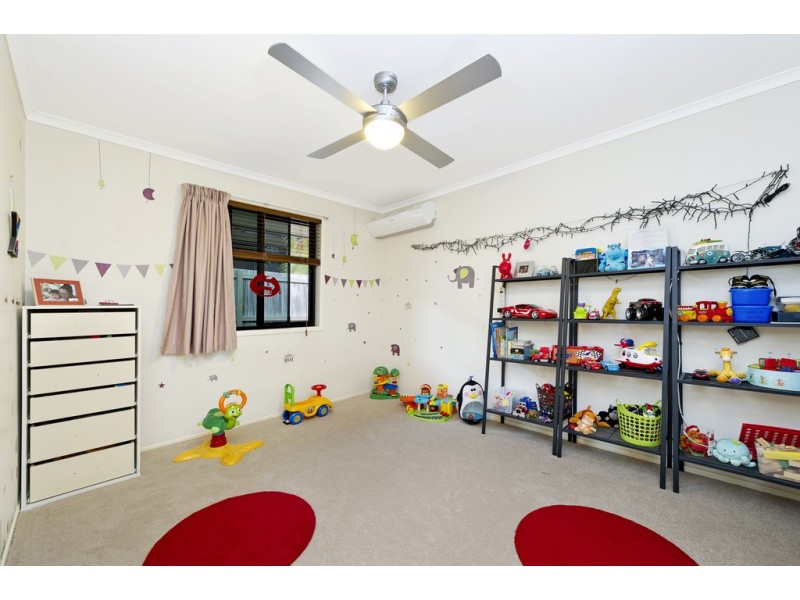 19 Franzin Drive, Cashmere QLD 4500