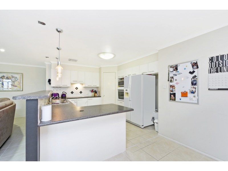 19 Franzin Drive, Cashmere QLD 4500