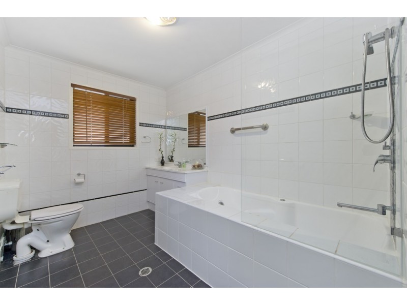19 Franzin Drive, Cashmere QLD 4500
