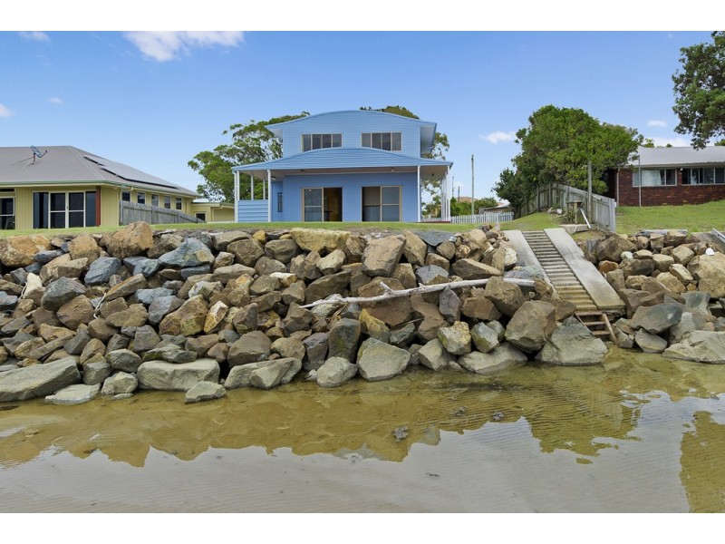 57 Biggs ave, Beachmere QLD 4510