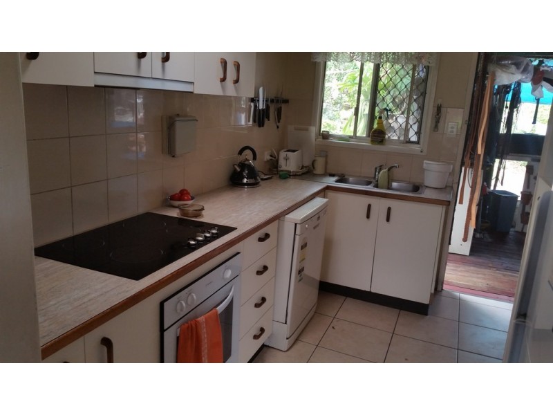 18 Manley Street, Caboolture QLD 4510