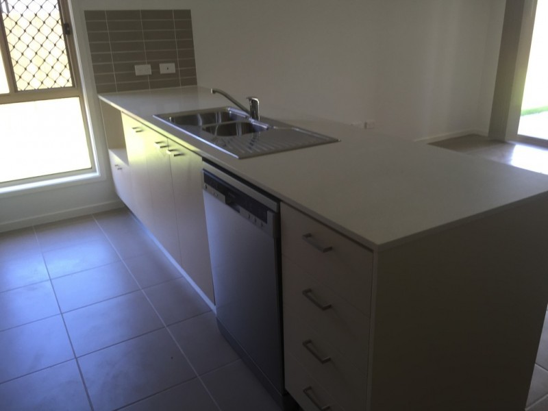 51 Pinegrove Street, Morayfield QLD 4506