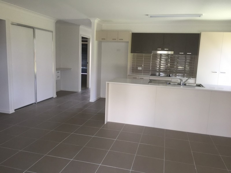 51 Pinegrove Street, Morayfield QLD 4506