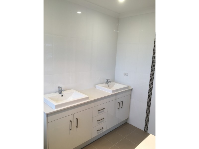 210 Woodlands Drive, Wamuran QLD 4512