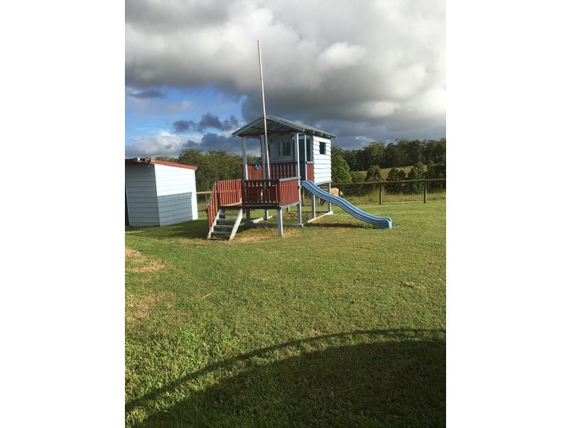 210 Woodlands Drive, Wamuran QLD 4512