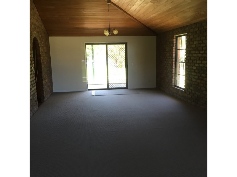 33 Pedwell Road, Mount Mee QLD 4521