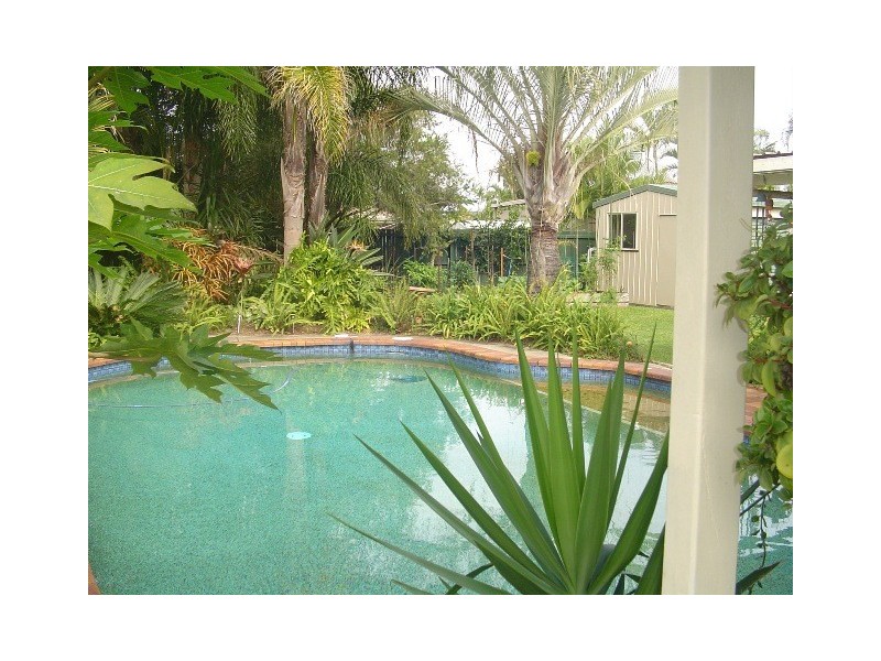 6 Lesley Avenue, Caboolture QLD 4510