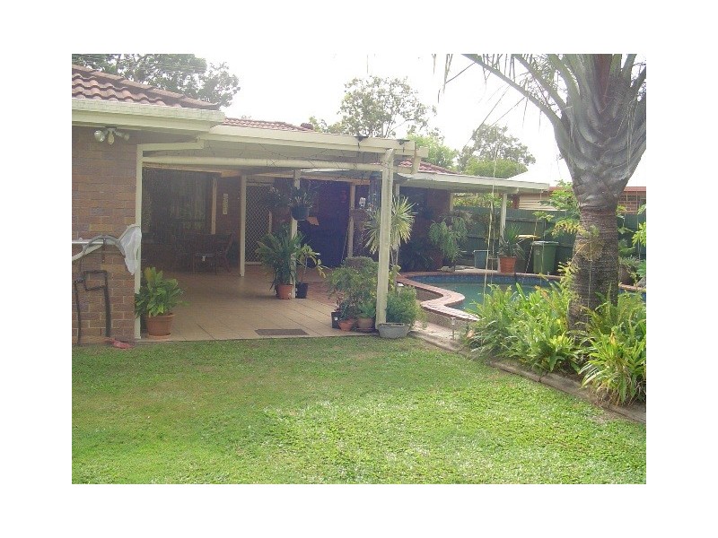 6 Lesley Avenue, Caboolture QLD 4510