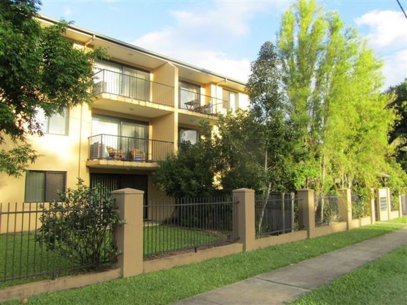 Unit 1/3-5 Short St, Caboolture QLD 4510