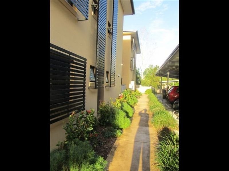 Unit 1/3-5 Short St, Caboolture QLD 4510
