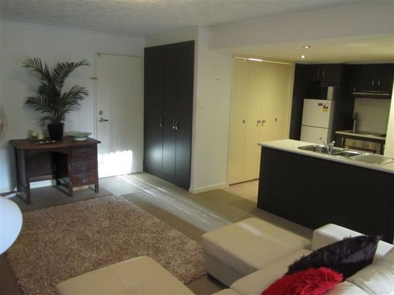 Unit 1/3-5 Short St, Caboolture QLD 4510